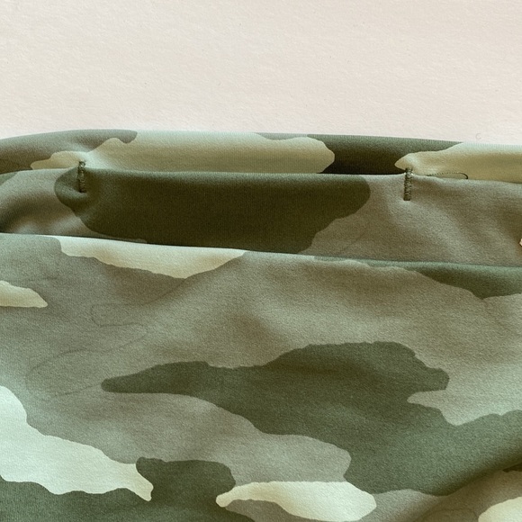 Aerie green camo leggings Sz medium EUC - Picture 6 of 7